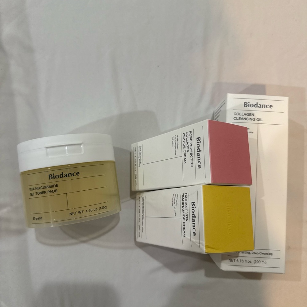 Biodance Gel Toner Pads and Cleansing Oil Set - White and Yellow